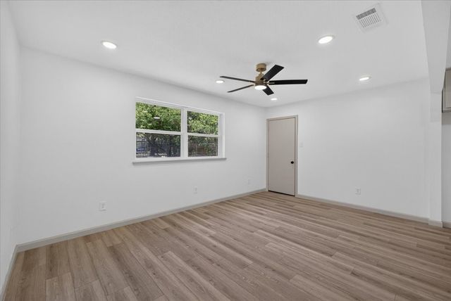 205 Summercrest Boulevard, Burleson, TX 76028