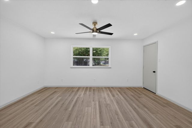 205 Summercrest Boulevard, Burleson, TX 76028