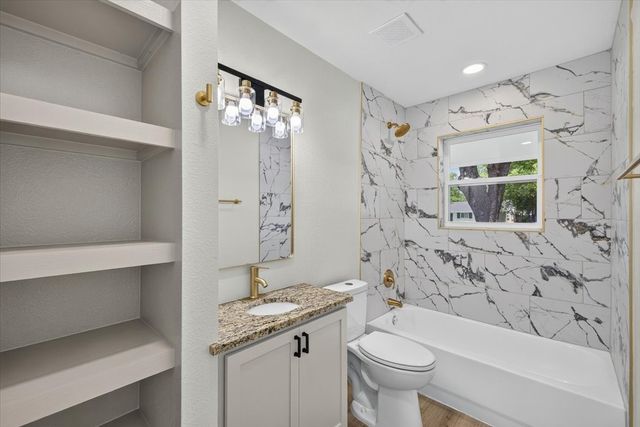 205 Summercrest Boulevard, Burleson, TX 76028