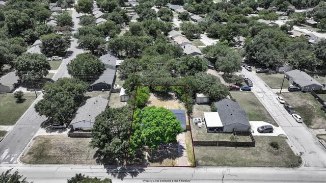 205 Summercrest Boulevard, Burleson, TX 76028