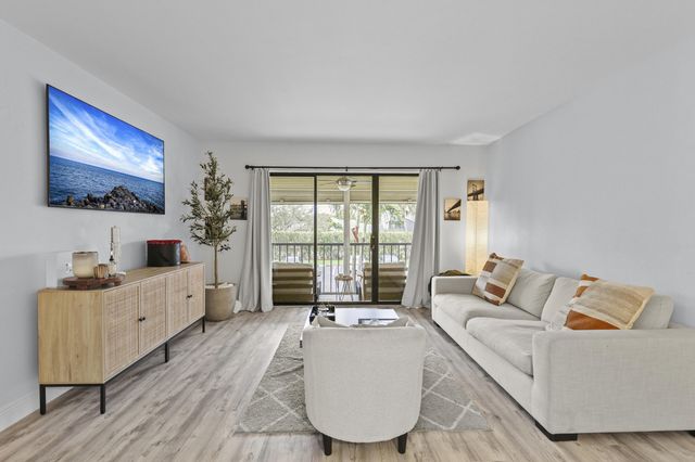 629 Sea Pine Way D2, Greenacres, FL 33415