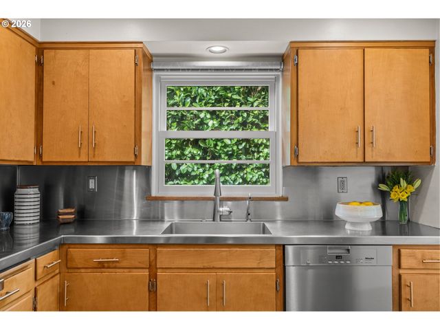 6544 Se 36TH Ave, Portland, OR 97202