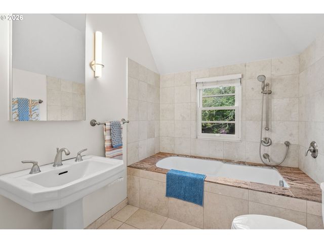 6544 Se 36TH Ave, Portland, OR 97202