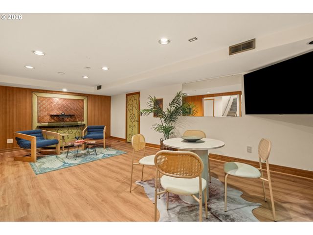 6544 Se 36TH Ave, Portland, OR 97202