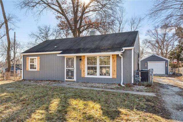 3615 Dover Street, Kansas City, KS 66106