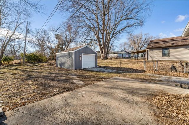 3615 Dover Street, Kansas City, KS 66106