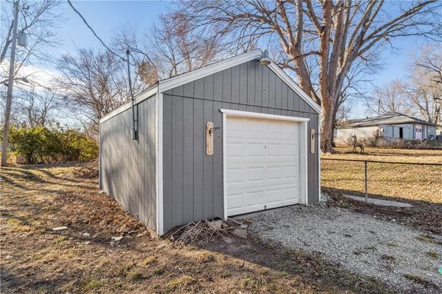 3615 Dover Street, Kansas City, KS 66106