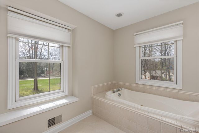 1520 Houghton Trail, Groveland Township, MI 48462