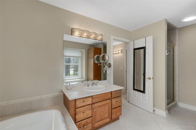 1520 Houghton Trail, Groveland Township, MI 48462