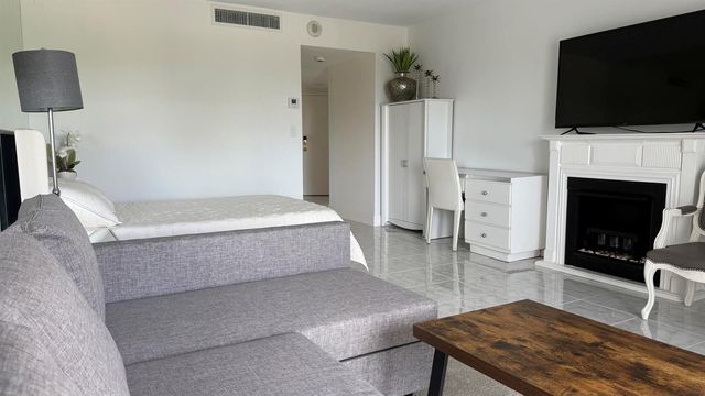 2600 N Flagler Drive 413, West Palm Beach, FL 33407