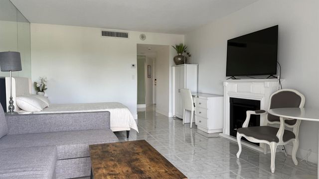 2600 N Flagler Drive 413, West Palm Beach, FL 33407