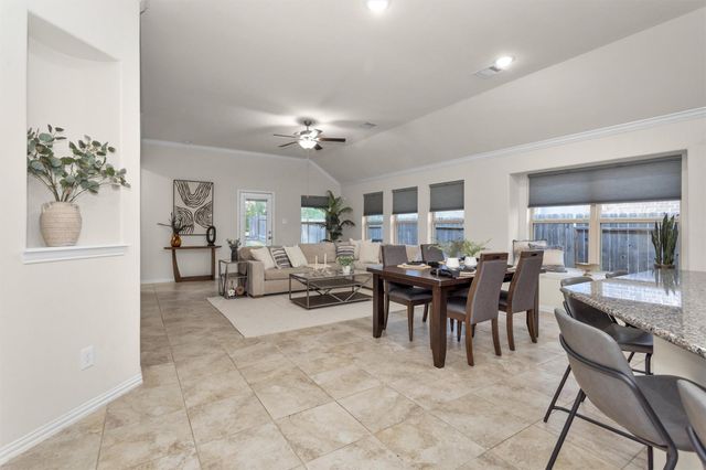 428 Auburn Pines Drive, Montgomery, TX 77316