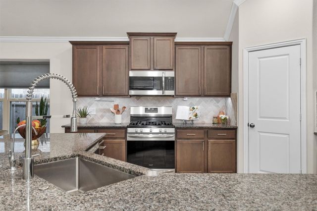 428 Auburn Pines Drive, Montgomery, TX 77316