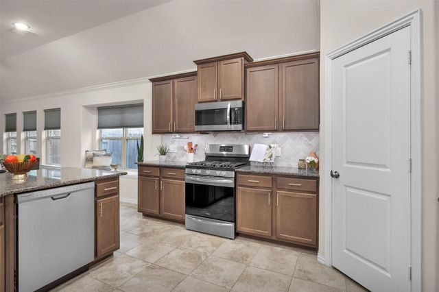 428 Auburn Pines Drive, Montgomery, TX 77316