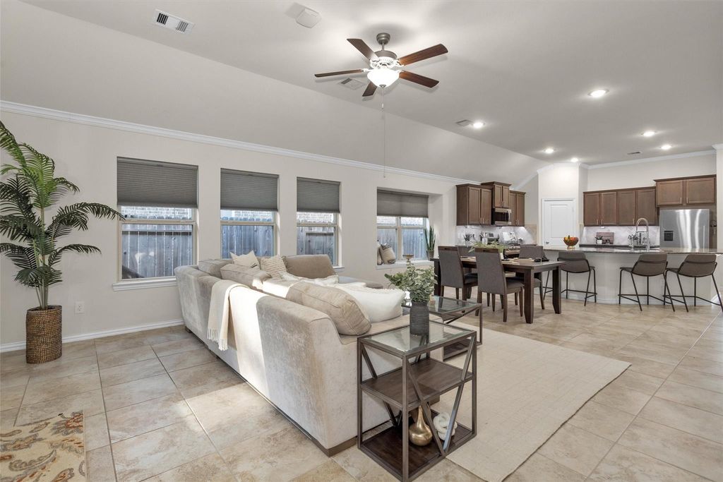 428 Auburn Pines Drive, Montgomery, TX 77316