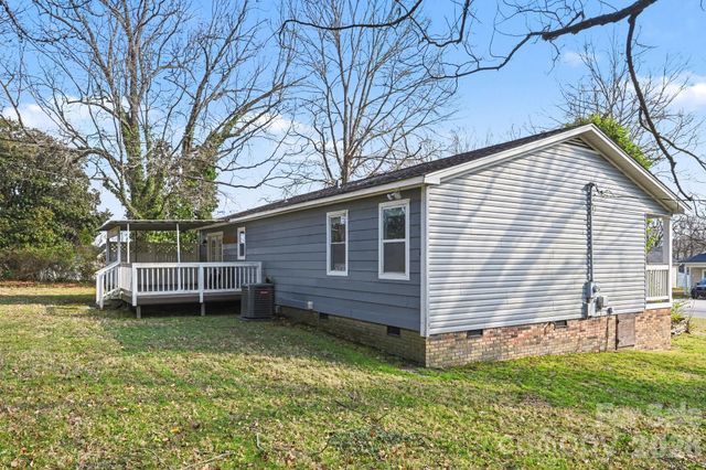 104 W Louisiana Avenue, Bessemer City, NC 28016