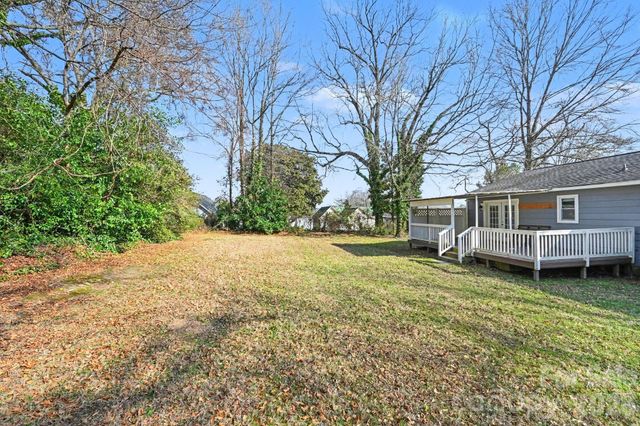 104 W Louisiana Avenue, Bessemer City, NC 28016