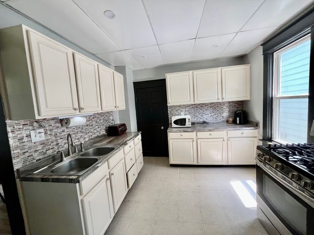 2940 COCHRAN Street, Erie, PA 16508