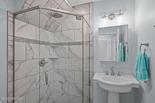 2506 Emerald Drive E, Emerald Isle, NC 28594