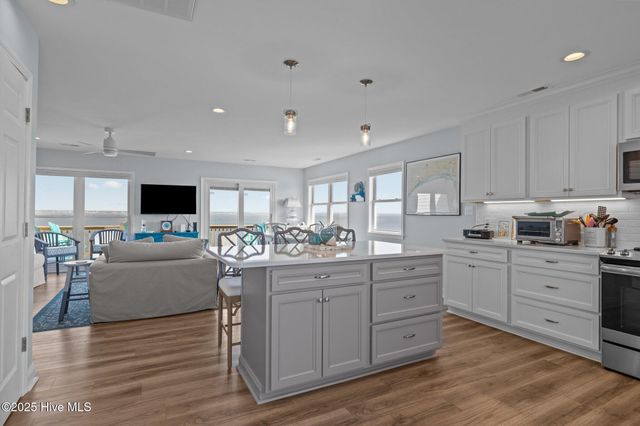 2506 Emerald Drive E, Emerald Isle, NC 28594