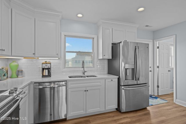 2506 Emerald Drive E, Emerald Isle, NC 28594