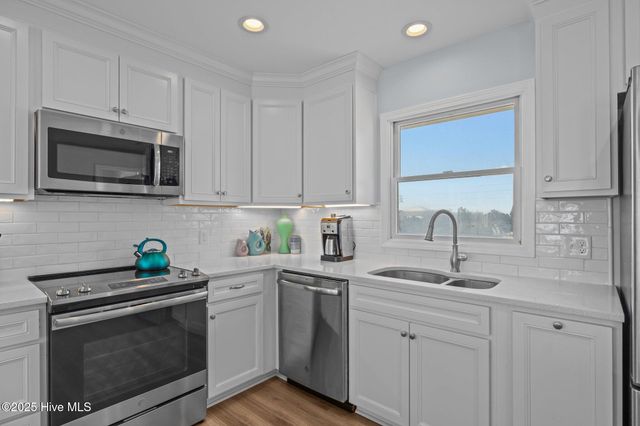 2506 Emerald Drive E, Emerald Isle, NC 28594