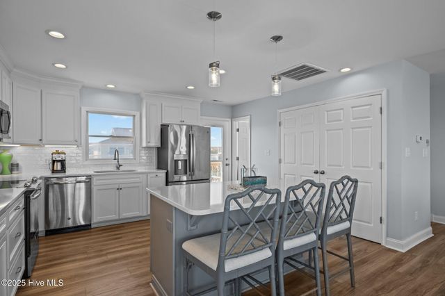 2506 Emerald Drive E, Emerald Isle, NC 28594