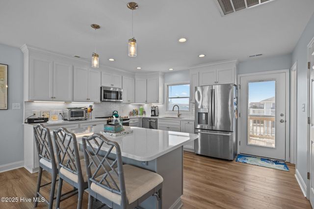 2506 Emerald Drive E, Emerald Isle, NC 28594