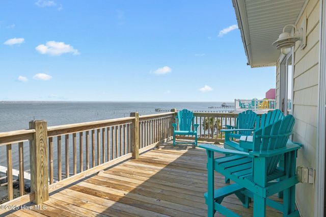 2506 Emerald Drive E, Emerald Isle, NC 28594
