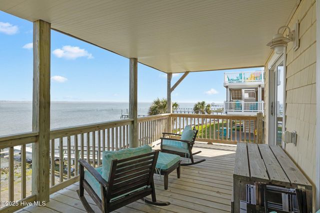 2506 Emerald Drive E, Emerald Isle, NC 28594