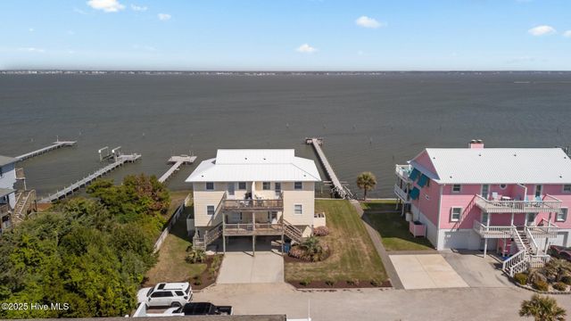 2506 Emerald Drive E, Emerald Isle, NC 28594