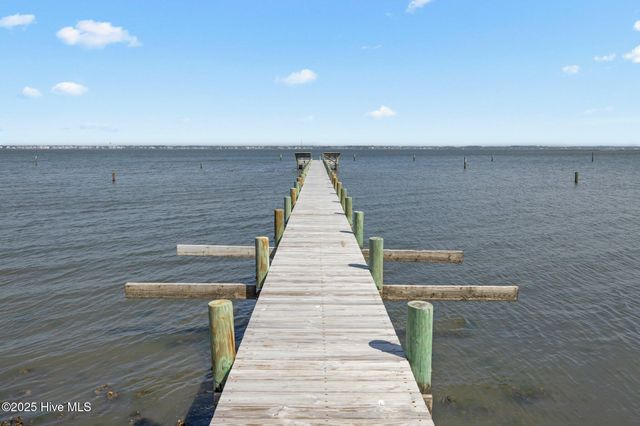 2506 Emerald Drive E, Emerald Isle, NC 28594