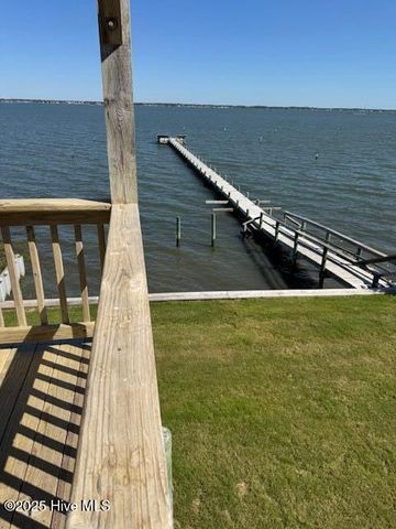 2506 Emerald Drive E, Emerald Isle, NC 28594