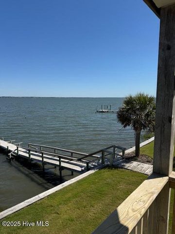 2506 Emerald Drive E, Emerald Isle, NC 28594