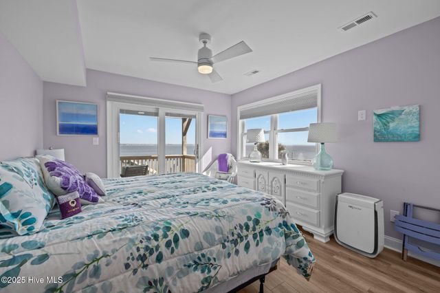 2506 Emerald Drive E, Emerald Isle, NC 28594