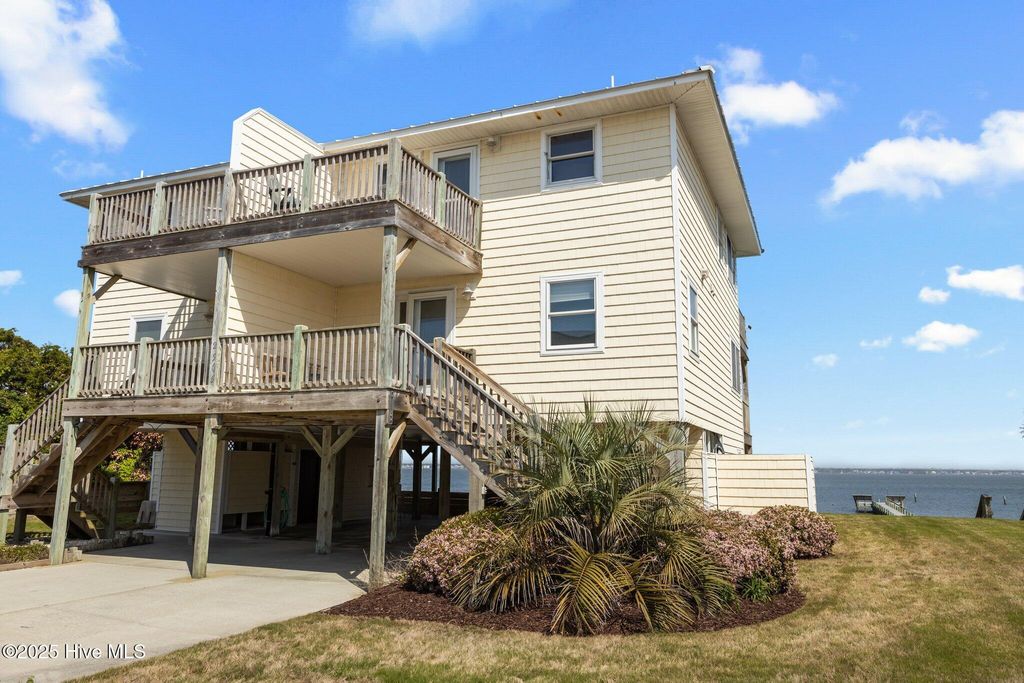 2506 Emerald Drive E, Emerald Isle, NC 28594