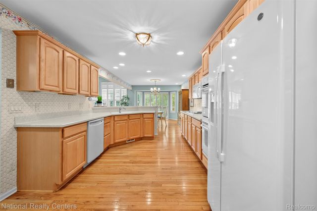 49455 N Glacier Avenue 43, Northville Township, MI 48168