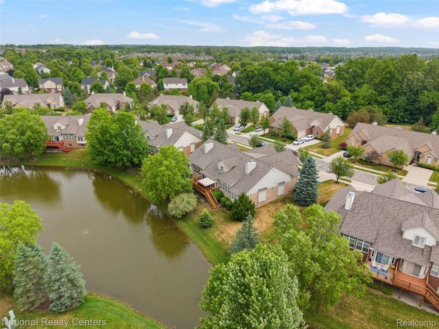 49455 N Glacier Avenue 43, Northville Township, MI 48168