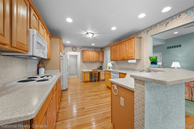 49455 N Glacier Avenue 43, Northville Township, MI 48168