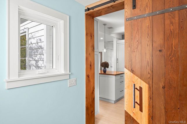 21 Cove Road, Sag Harbor, NY 11963