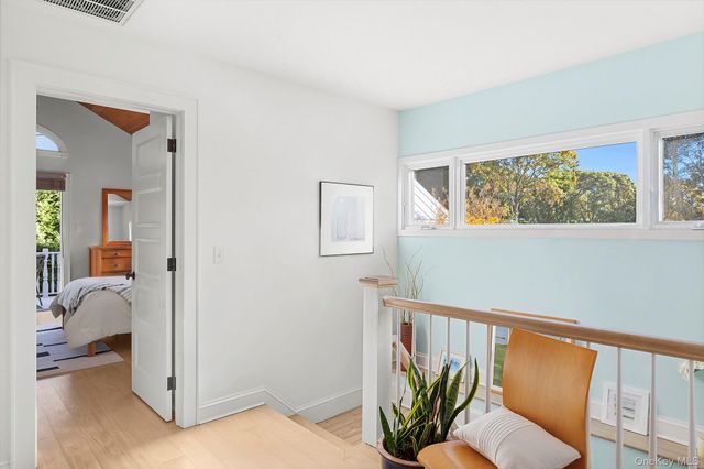 21 Cove Road, Sag Harbor, NY 11963