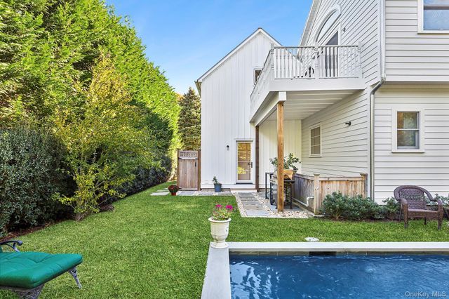 21 Cove Road, Sag Harbor, NY 11963