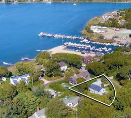 21 Cove Road, Sag Harbor, NY 11963