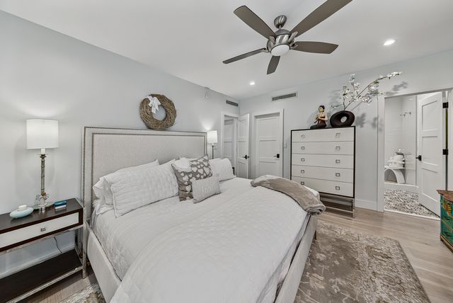 1556 S OCEAN Lane 204, Fort Lauderdale, FL 33316