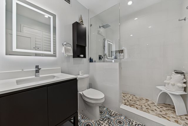 1556 S OCEAN Lane 204, Fort Lauderdale, FL 33316