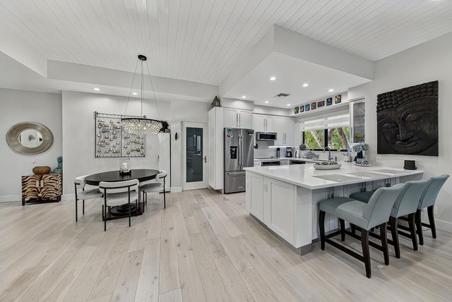 1556 S OCEAN Lane 204, Fort Lauderdale, FL 33316