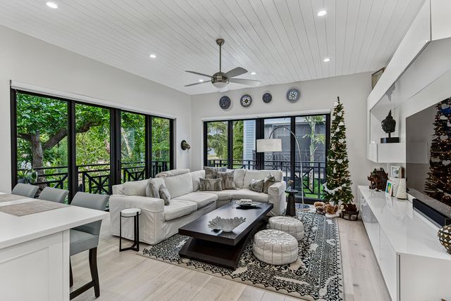 1556 S OCEAN Lane 204, Fort Lauderdale, FL 33316
