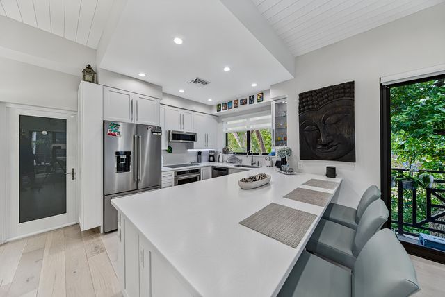 1556 S OCEAN Lane 204, Fort Lauderdale, FL 33316