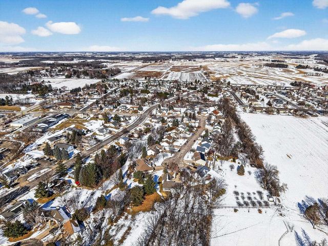 820 Anna Court, Waterloo, WI 53594