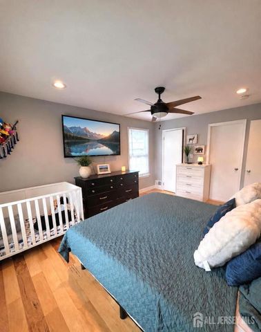 31 Hemlock Court, Hamilton, NJ 08619